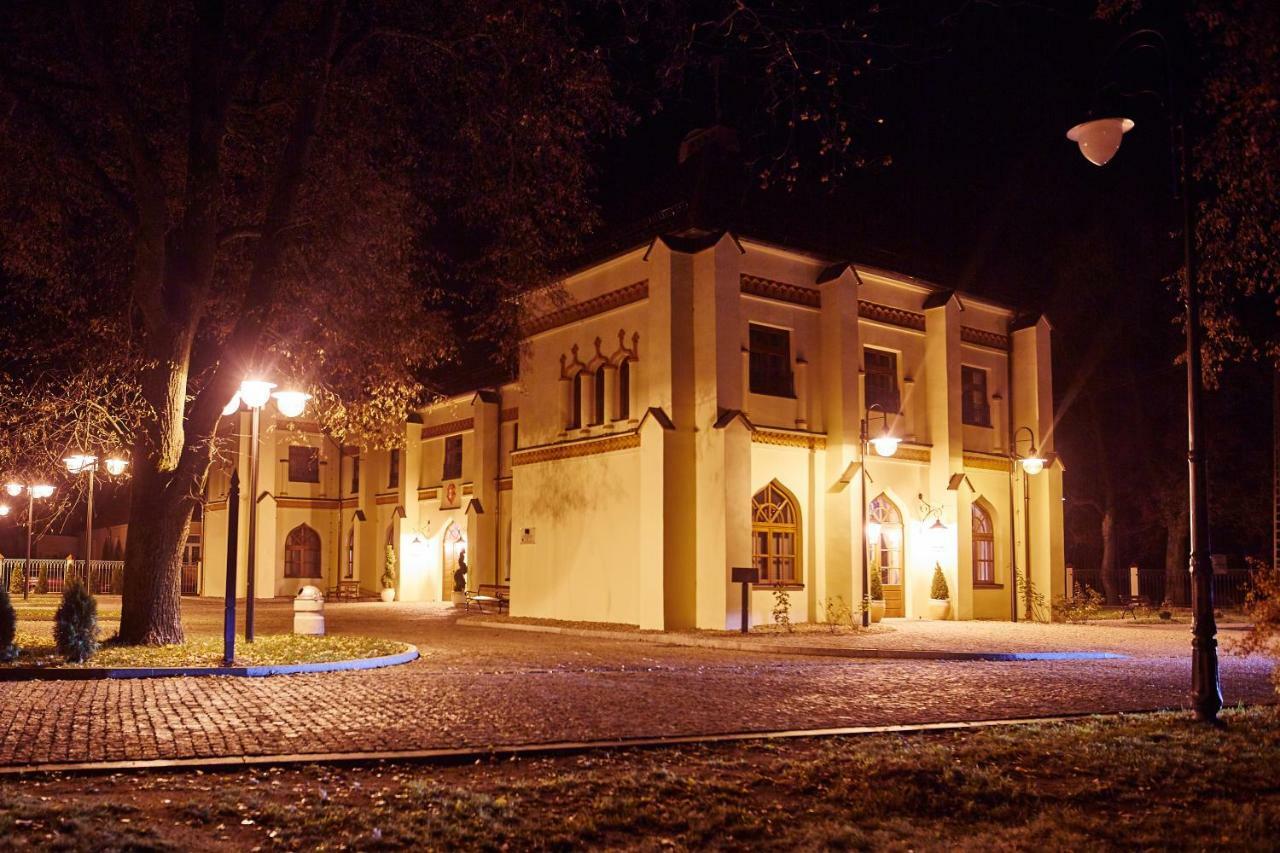 Centrum Obslugi Turysty Kordegarda Raczki  Extérieur photo