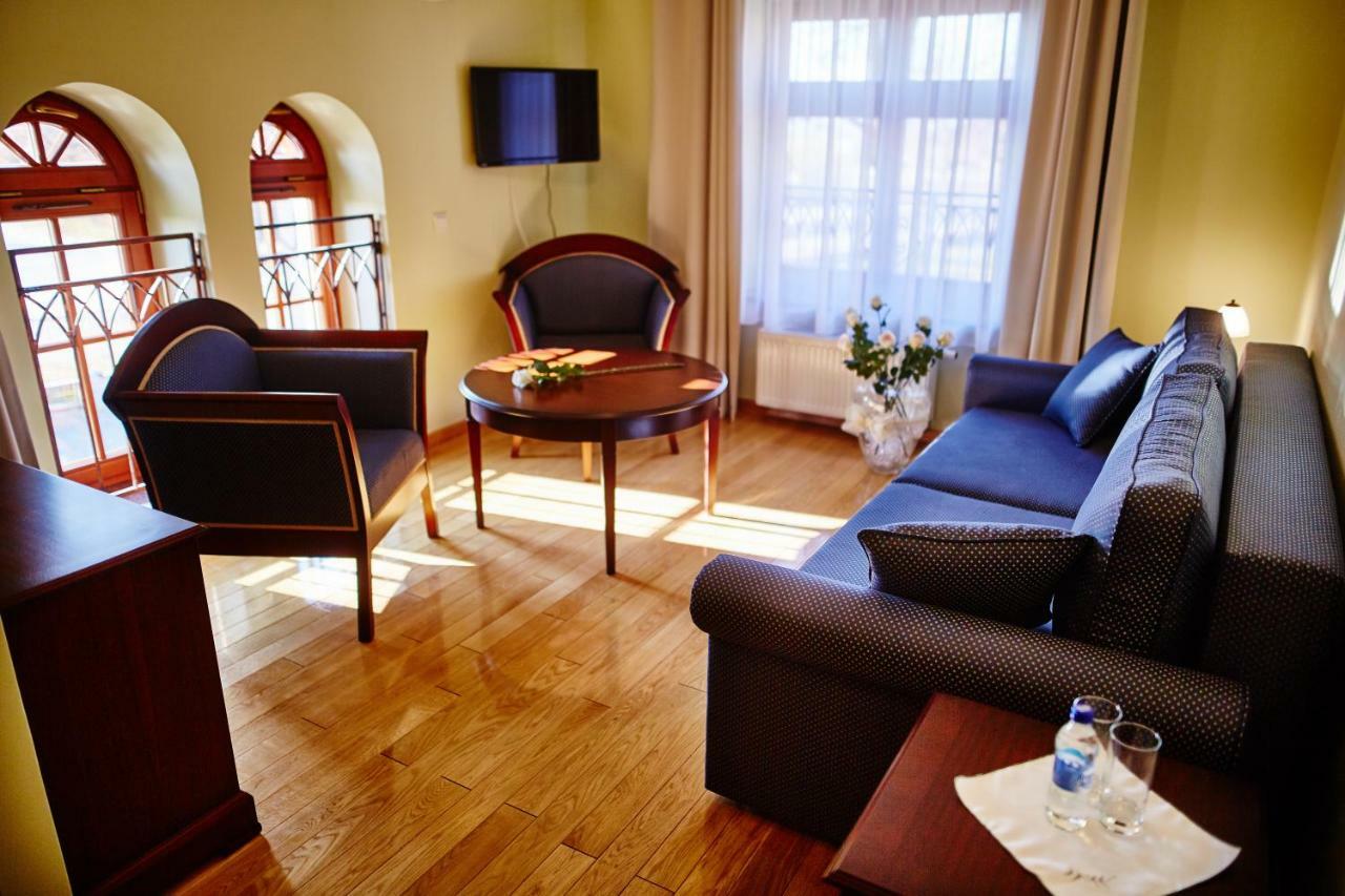 Centrum Obslugi Turysty Kordegarda Raczki  Extérieur photo